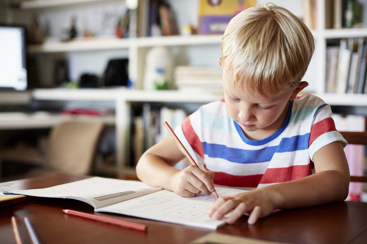 5-fun-ways-for-kids-to-learn-to-write-their-name-familyeducation